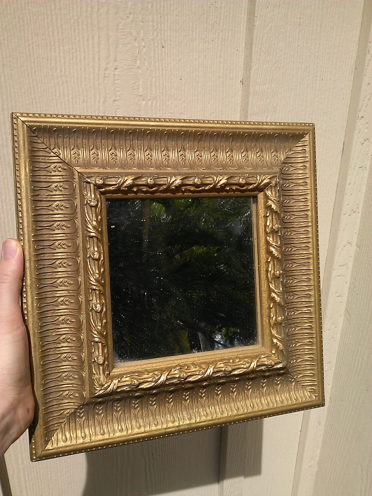 The Lovely Prelude Distressed Gold Frame